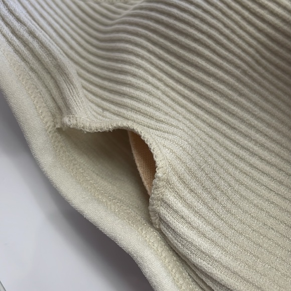 NWT • Ruffle Set - Seamless Bra and Short - Picture 9 of 16